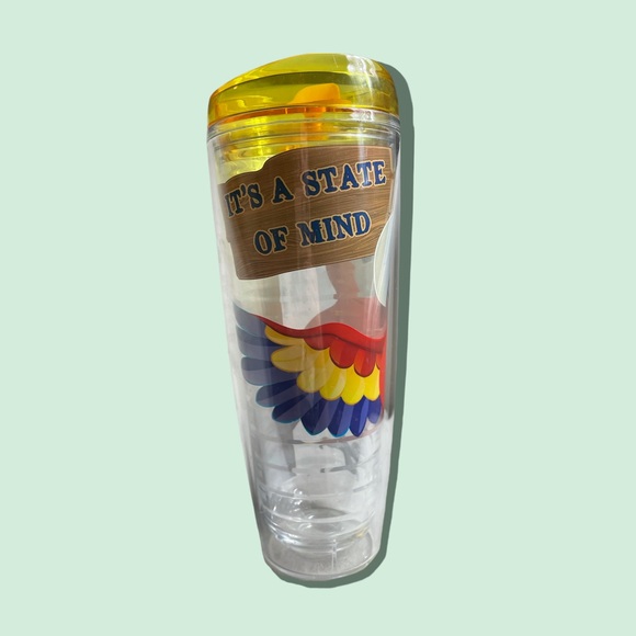 Margaritaville It’s A State Of Mind 26 oz Insulated Tumbler Parrot Clear Yellow - Picture 4 of 6